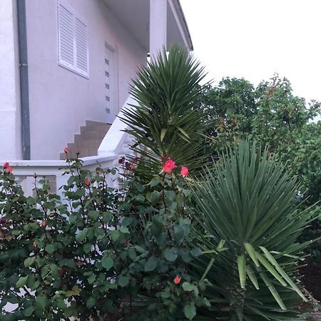 Apartment Raslina Εξωτερικό φωτογραφία