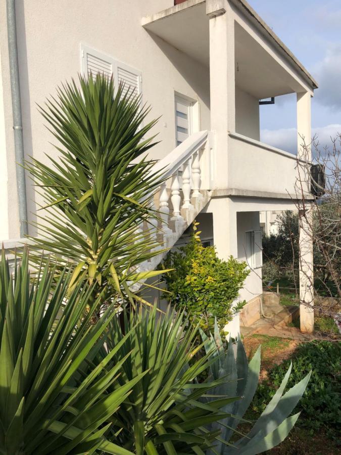 Apartment Raslina Εξωτερικό φωτογραφία