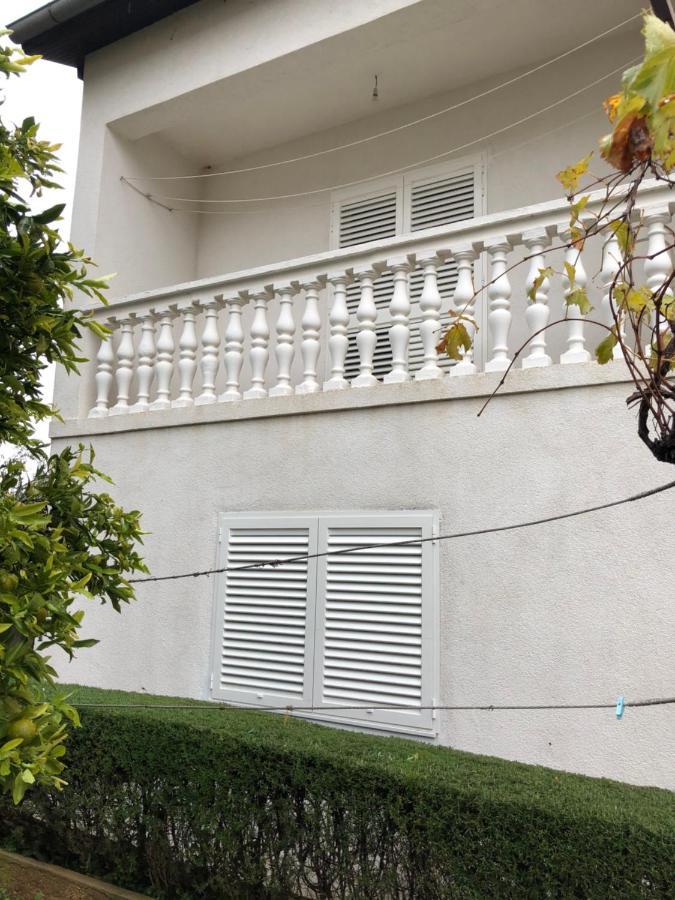 Apartment Raslina Εξωτερικό φωτογραφία