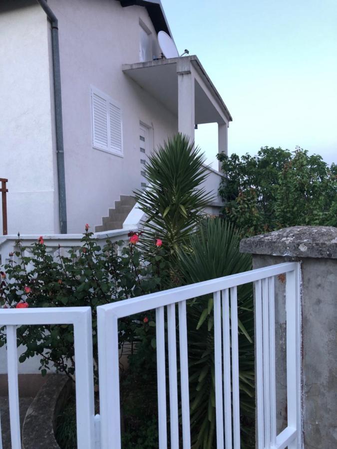 Apartment Raslina Εξωτερικό φωτογραφία