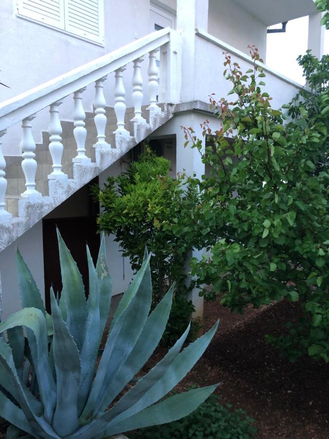 Apartment Raslina Εξωτερικό φωτογραφία