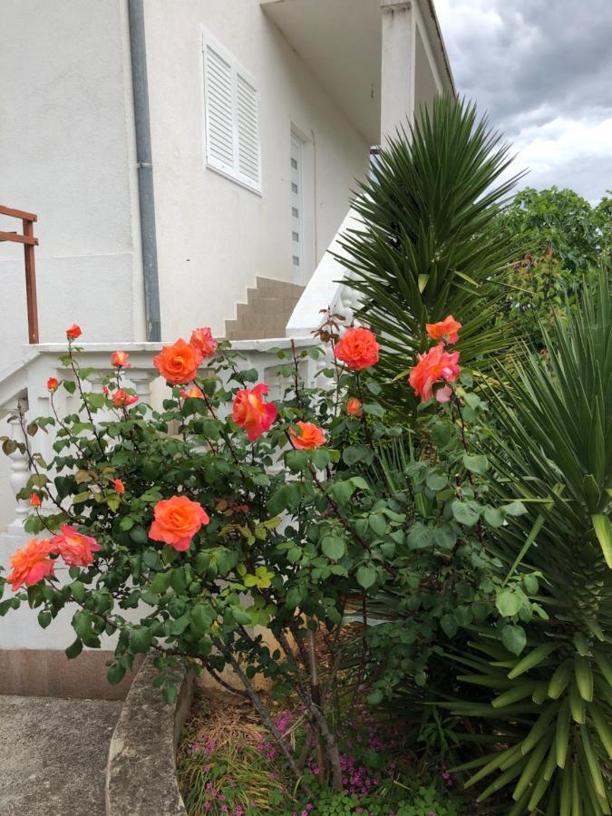 Apartment Raslina Εξωτερικό φωτογραφία