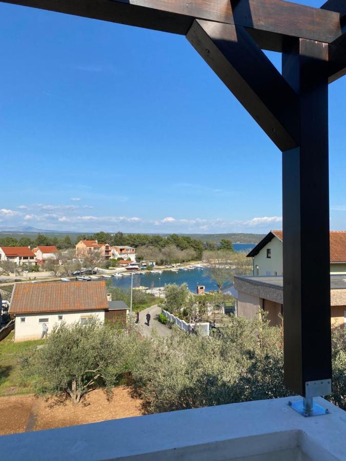 Apartment Raslina Εξωτερικό φωτογραφία