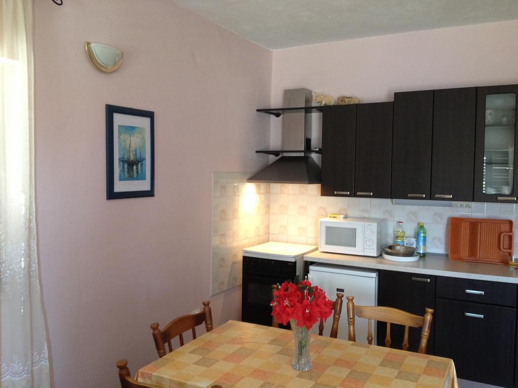 Apartment Raslina Δωμάτιο φωτογραφία