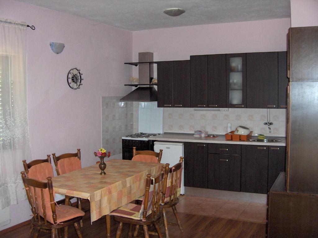 Apartment Raslina Δωμάτιο φωτογραφία