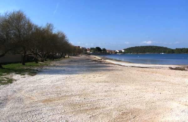 Apartment Raslina Εξωτερικό φωτογραφία
