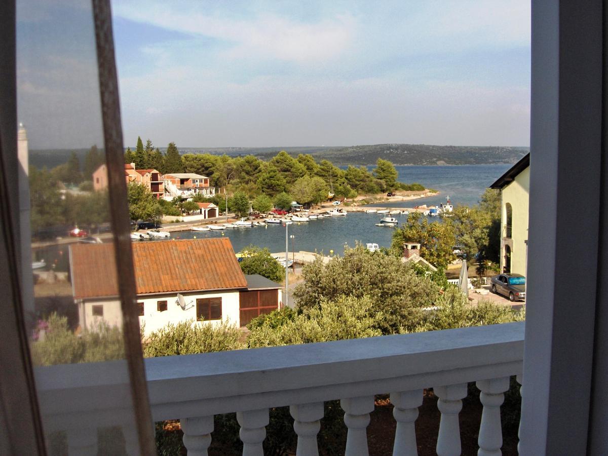 Apartment Raslina Εξωτερικό φωτογραφία
